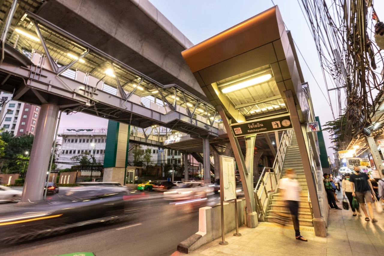 Baan Kun Mhor Hostel บ้านคุณหมอโฮสเทล Bangkok Exterior foto