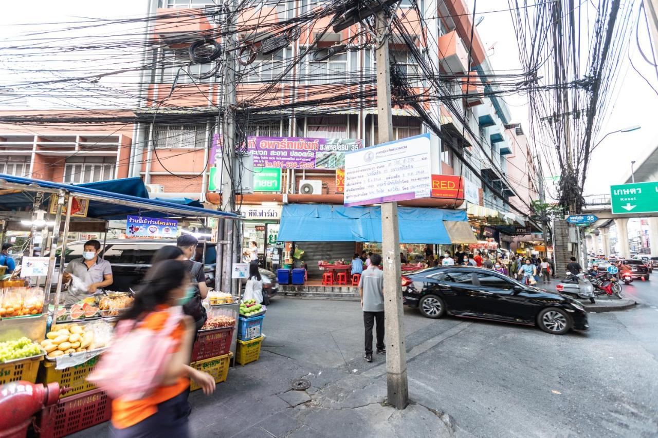 Baan Kun Mhor Hostel บ้านคุณหมอโฮสเทล Bangkok Exterior foto